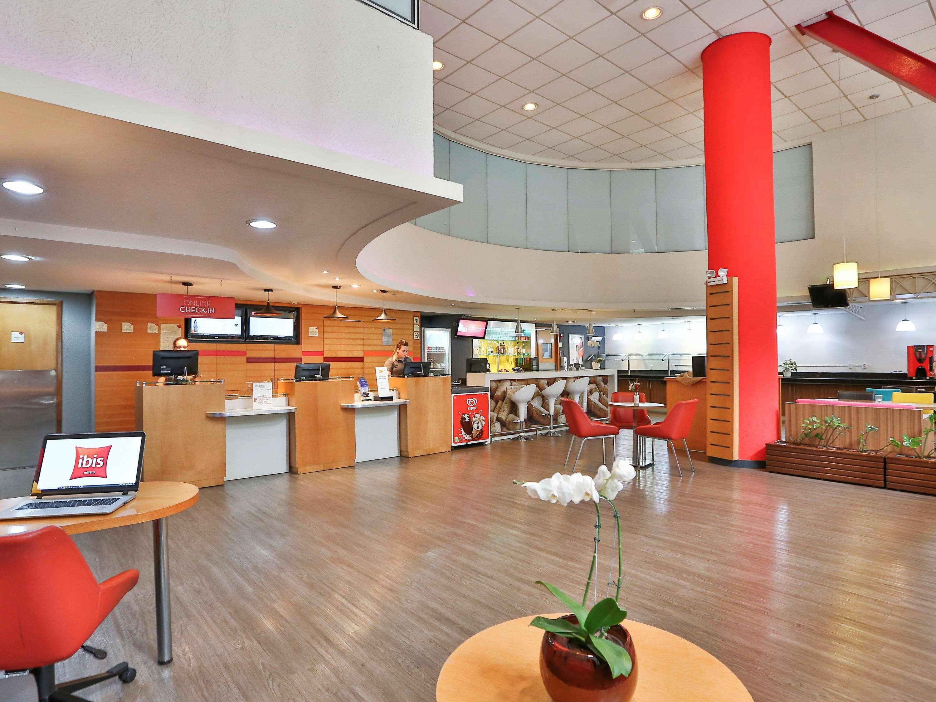 Hotel Ibis Maringá Esterno foto
